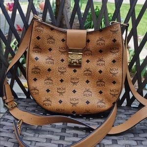 mcm hobo shoulder bag monogram
